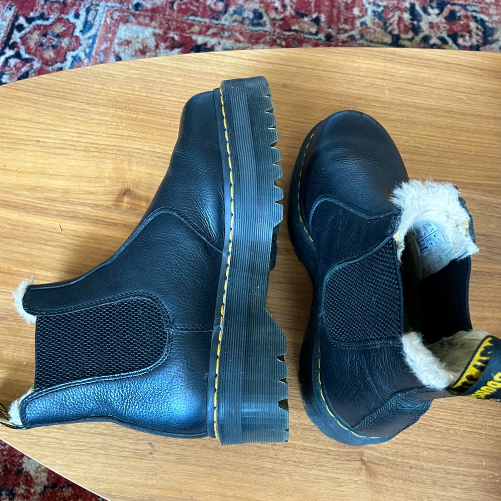 Dr. Marten FAUX FUR LINED PLATFORM CHELSEA BOOTS